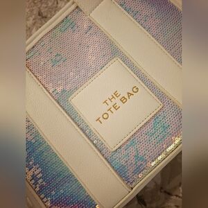 NEW BEAUTIFUL WHITE IRIDESCENT SEQUIN TOTE BAG